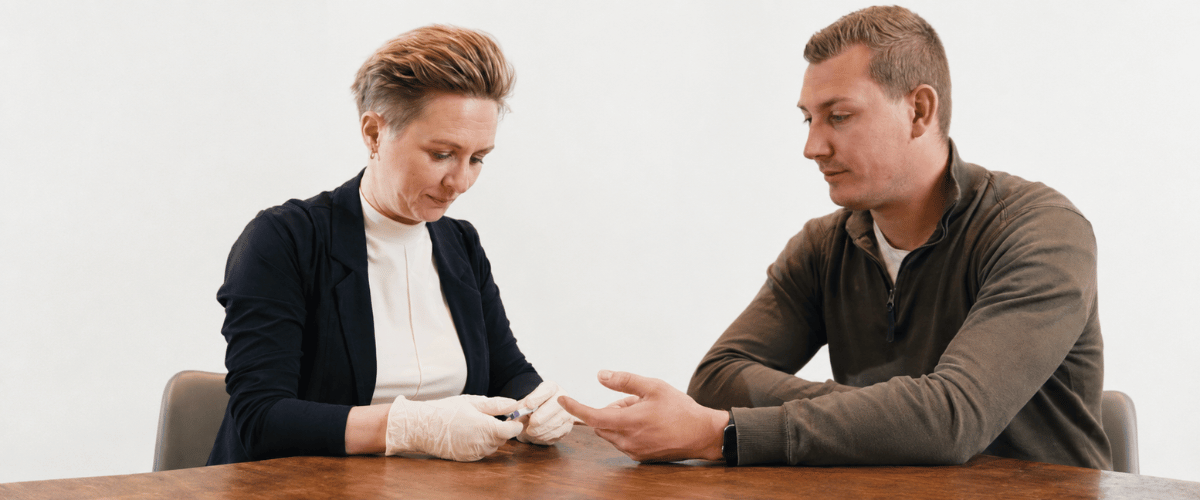 Er wordt een test gedaan uit het preventief medisch onderzoek, dit PMO wordt uitgevoerd door een medewerker van Waarborg